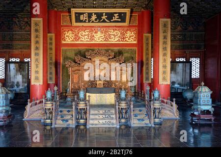 Città Proibita, Città Interiore, Palazzo Della Purezza Celeste, Trono, Pechino, Cina Foto Stock