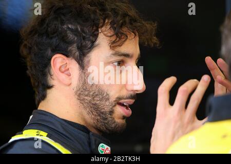 Daniel Ricciardo del Team Ranault F1 durante il 2020 F1 test invernali in Circuit de Catalunya, Montmelò, Spagna Foto Stock