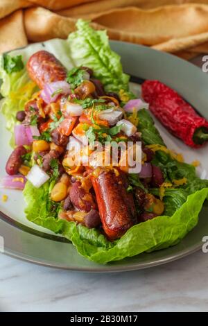 Fantasiosa dieta senza glutine senza chili di lattuga calda con cappuccio Foto Stock