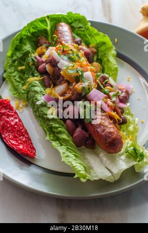 Fantasiosa dieta senza glutine senza chili di lattuga calda con cappuccio Foto Stock