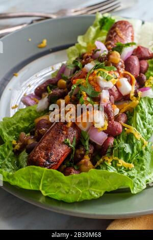 Fantasiosa dieta senza glutine senza chili di lattuga calda con cappuccio Foto Stock