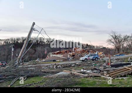 Nashville, Tennessee, Stati Uniti. 3rd Mar 2020. Distruzione della Donelson Christian Academy a seguito di un mortale tornado Martedì, 3 marzo 2020, a Nashville, Tennadoes Tennadoes strappato in Tennessee primi Martedì, distruggendo edifici e uccidendo più persone. (Foto Di Ios/Espa-Images) Credito: Agenzia Fotografica Europea Per Lo Sport/Alamy Live News Foto Stock