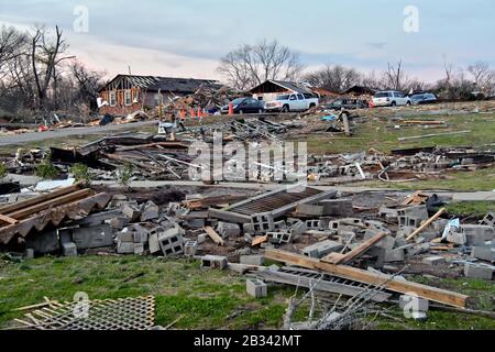 Nashville, Tennessee, Stati Uniti. 3rd Mar 2020. Le case distrutte negli Stati di Stanford a seguito di un tornado mortale martedì 3 marzo 2020, a Nashville, Tennadoes Tennadoes strappato in Tennessee all'inizio del martedì, distruggendo edifici e uccidendo più persone. (Foto Di Ios/Espa-Images) Credito: Agenzia Fotografica Europea Per Lo Sport/Alamy Live News Foto Stock