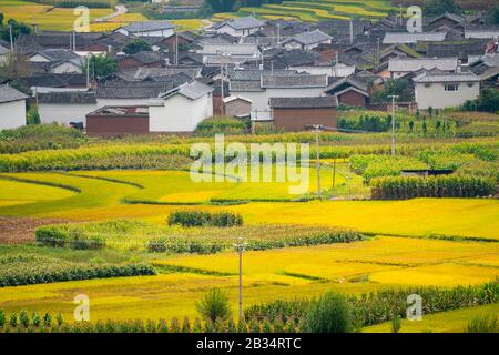 Terreni agricoli e villaggi in Dali Yunnan Cina Foto Stock