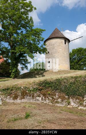 Mulino francese al sole Domme Dorodgne Francia Foto Stock