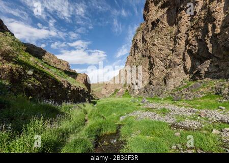 Mongolia, provincia di Omnogovi, Yolyn Am Gorges paesaggio roccioso Foto Stock