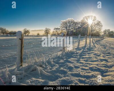 Francia, Parco Naturale Regionale Dell'Alta Valle Di Chevreuse, Paesaggio Invernale Vicino A Les Mesnuls Foto Stock