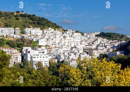 Spagna, Andalusia, Costa del Sol, Provincia di Malaga, Casares, villaggio bianco situato nell'entroterra (Pueblos blancos) Foto Stock