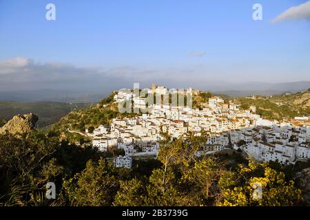 Spagna, Andalusia, Costa del Sol, Provincia di Malaga, Casares, villaggio bianco situato nell'entroterra (Pueblos blancos) Foto Stock