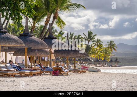 Mauritius, distretto di Flacq, Poste de Flacq, spiaggia dell'unico hotel le Saint Géran Foto Stock
