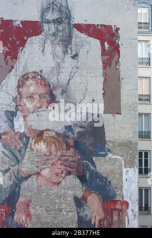 Francia, Parigi, Street art, murale di Gonzalo Borondo chiamato le tre età (Les 3 età) in rue du Chevaleret (Chevaleret strada) Foto Stock