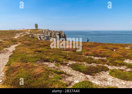 Francia, Finistère (29), Cornouaille, Penisola Di Crozon, Camaret-Sur-Mer, Pen-Hir Point Nel Mare Di Iroise Foto Stock