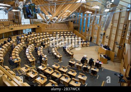 Edimburgo, Regno Unito. 4th Mar, 2020. Nella foto: Panoramica della camera di discussione. Dibattito del governo scozzese: Scene di risoluzione del tasso scozzese all'interno della camera di discussione del Parlamento scozzese. Credito: Colin Fisher/Alamy Live News Credito: Colin Fisher/Alamy Live News Foto Stock