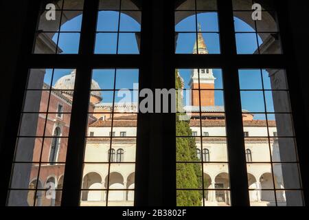 Chiostro Di San Giorgio Maggiore, Fondazione Giorgio Cini. Venezia, Veneto, Italia, Europa. Foto Stock