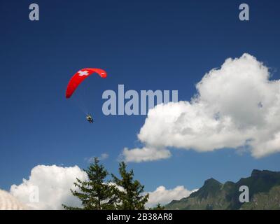 Murren, Regione Dello Jungfrau, Svizzera. Parapendio. Foto Stock