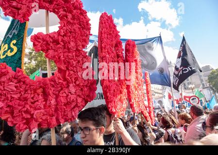 Manifestazione popolare per 43 anni del putsch durante la Giornata Nazionale della memoria, della verità e della Giustizia che ricordano quei 30000 desapparsi in Argentina Foto Stock