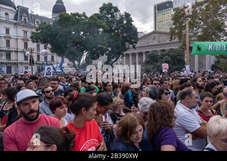 Manifestazione popolare per 43 anni del putsch durante la Giornata Nazionale della memoria, della verità e della Giustizia che ricordano quei 30000 desapparsi in Argentina Foto Stock