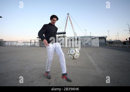 Torino, Italia. 17th Feb, 2020. Calcio, SERIE A TIM 2019-20 nella foto: Allianz STADIUM CLOSED CHAMPIONSHIP FERMO CAUSE CORONA VIRUS Credit: Independent Photo Agency/Alamy Live News Foto Stock