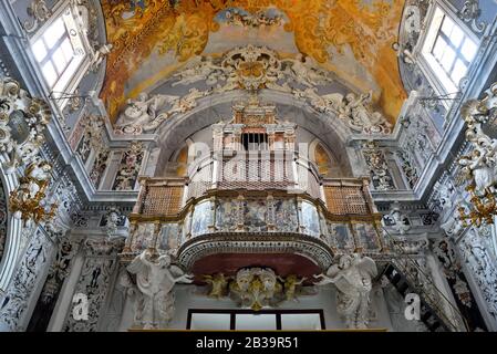 Interno della chiesa di San Francesco XI secolo in stile barocco 20 settembre 2019 Mazara del Vallo Sicilia Foto Stock