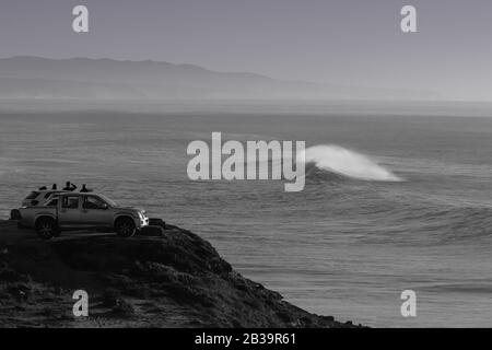 Grande onda dell'oceano. Onda forte Foto Stock