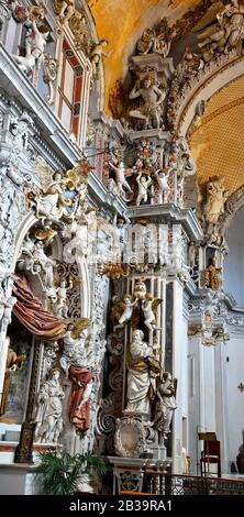 Interno della chiesa di San Francesco XI secolo in stile barocco 20 settembre 2019 Mazara del Vallo Sicilia Foto Stock