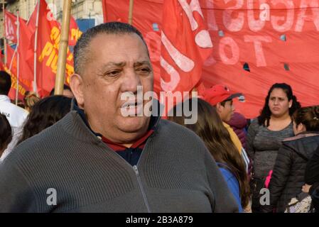 Capitale federale, Buenos Aires, Argentina - 01 settembre 2017: Ex sottosegretario di Terre per l'habitat sociale della nazione argentina nel mo Foto Stock