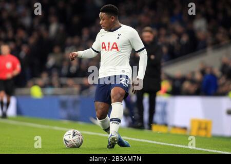 Londra, Regno Unito. 04th Mar, 2020. Steven Bergwijn di Tottenham Hotspur in azione. The Emirates fa Cup, 5th round match, Tottenham Hotspur v Norwich City al Tottenham Hotspur Stadium di Londra mercoledì 4th marzo 2020. Questa immagine può essere utilizzata solo per scopi editoriali. Solo uso editoriale, licenza richiesta per uso commerciale. Nessun utilizzo nelle scommesse, nei giochi o nelle singole pubblicazioni club/campionato/giocatore. PIC by Steffan Bowen/ Credit: Andrew Orchard sports photography/Alamy Live News Foto Stock