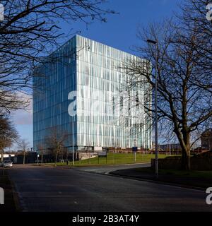 Sir Duncan Rice Library, Edifici dell'Università di Aberdeen, Old Aberdeen, Aberdeen, Scozia, giornata invernale e cielo blu, Foto Stock