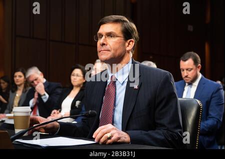 Washington, Stati Uniti 04th Mar, 2020. 4 marzo 2020 - Washington, DC, Stati Uniti: Mark Esper, Segretario della Difesa degli Stati Uniti, in occasione di un'audizione del Comitato del Senato per i servizi armati. (Foto Di Michael Brochstein/Sipa Usa) Credit: Sipa Usa/Alamy Live News Foto Stock