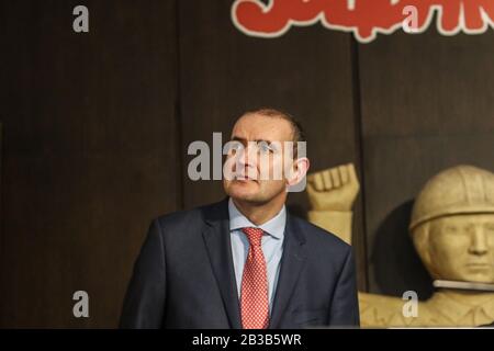 Gdansk, Polonia. 4th Mar, 2020. Il 4 marzo 2020 il Presidente dell'Islanda Gudni Thorlacius Johannesson è stato eletto a Danzica, in Polonia. Gudni Thorlacius Johannesson posò fiori sotto il Monumento Dei Lavoratori del cantiere Navale Caduto e visitò il Centro europeo di solidarietà. Credito: Vadim Pacajev/Alamy Live News Foto Stock