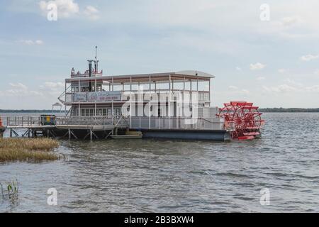 La Dora Queen River Boat Naviga Tavares, Florida Usa Foto Stock