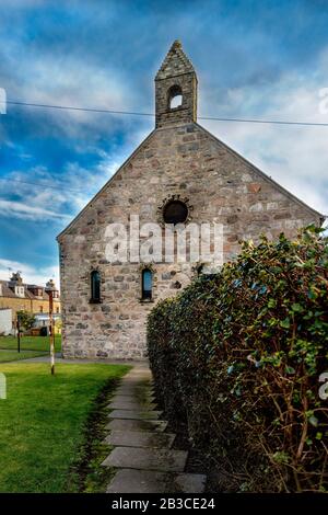 Passeggiata mattutina intorno a Footdee e Footdee Mission, un vecchio villaggio di pescatori all'estremità orientale del porto di Aberdeen, Scozia. Foto di strade vuote. Foto Stock