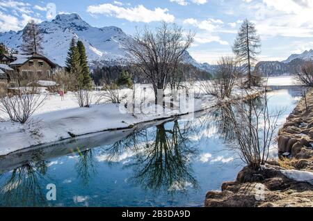 Godetevi una vacanza invernale a Sils/Segl im Engadin Foto Stock