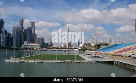 Singapore, Singapore - 15 febbraio 2020: Stadio galleggiante Marina Bay Foto Stock