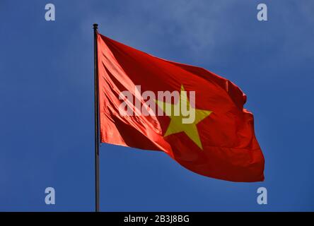 Nationalfahne, Ba-Dinh-Platz, Hanoi, Vietnam Foto Stock