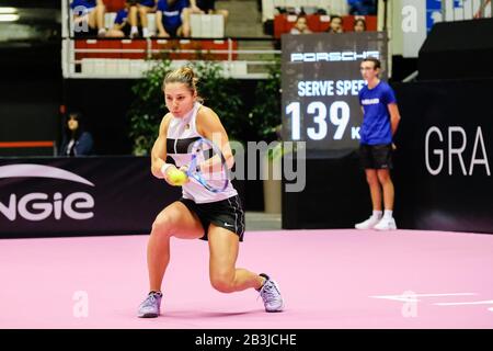 Il 04/03/2020, Lione, Auvergne-Rhône-Alpes, Francia. 6th Sense Women's Tennis Open al Palais des Sports de Gerland. Foto Stock