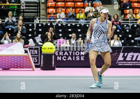 Il 04/03/2020, Lione, Auvergne-Rhône-Alpes, Francia. 6th Sense Women's Tennis Open al Palais des Sports de Gerland. Foto Stock