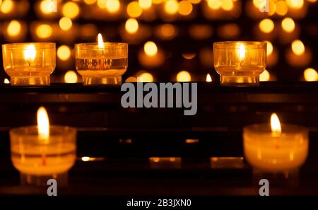 Festa votiva nella chiesa di Starbourg Francia Foto Stock