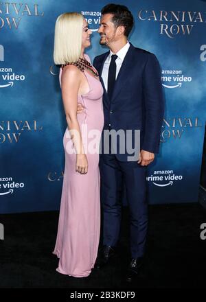 Hollywood, Stati Uniti. 05th Mar, 2020. (File) Katy Perry Aspetta Il Primo Bambino Con Fiance Orlando Bloom. Katy Perry ha rivelato che sta prevedendo un bambino con il suo fiancé Orlando Bloom. Hollywood, LOS ANGELES, CALIFORNIA, USA - 21 AGOSTO: La cantante Katy Perry e la fidanzata/attore Orlando Bloom arrivano alla prima di Los Angeles della 'Carnival Row' di Amazon, che si tiene al TCL Chinese Theatre IMAX il 21 agosto 2019 a Hollywood, Los Angeles, California, Stati Uniti. (Foto Di Xavier Collin/Image Press Agency) Credit: Image Press Agency/Alamy Live News Foto Stock