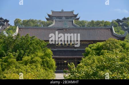 Hauptalle ´Phap Chu´, Tempel, Chua Bai Dinh, Vietnam Foto Stock