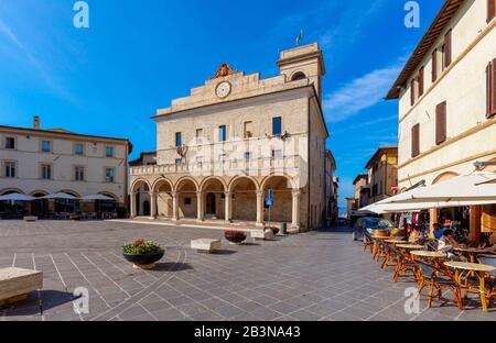Municipio, Piazza Del Comune, Montefalco, Perugia, Umbria, Italia, Europa Foto Stock