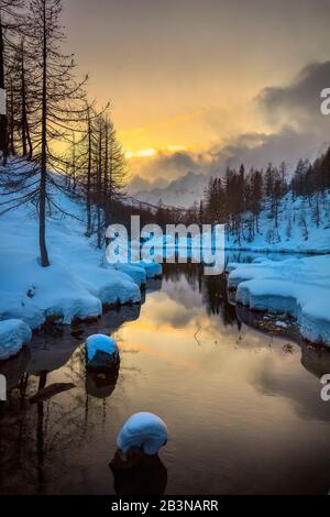 Lago Delle Streghe, Alpe Devero, Val D'Ossola, Verbano Cusio Ossola, Piemonte, Italia, Europa Foto Stock