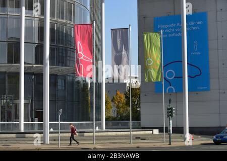 RWE-Turm, Opernplatz, Essen, Nordrhein-Westfalen, Deutschland Foto Stock