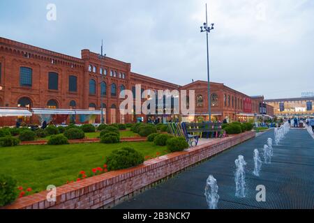 Lodz, POLONIA - 16 SETTEMBRE 2017: Lodz Manufactura è il più grande centro commerciale d'Europa. Foto Stock