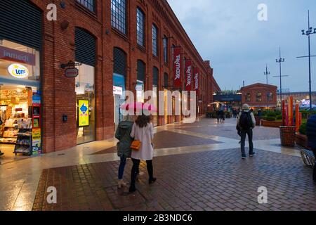 Lodz, POLONIA - 16 SETTEMBRE 2017: Lodz Manufactura è il più grande centro commerciale d'Europa. Foto Stock