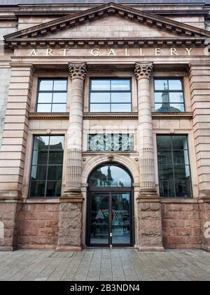 Aberdeen Art Gallery ospitato in un imponente edificio vittoriano su Schoolhill Aberdeen Scotland Foto Stock