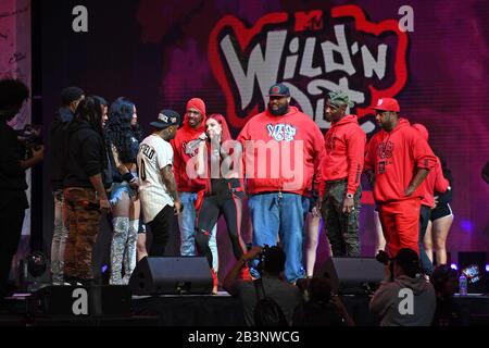 Sunrise FL - 04 MARZO: Pretty Vee, Emmanuel Hudson, Yvng Swag, Lil JJ, Rip Micheals, Nick Cannon, Big Mack e Justina si esibiscono durante il Wild 'n Out Live al BB&T Center il 4 Marzo 2020 a Sunrise, Florida. Credito: mpi04/MediaPunch Foto Stock