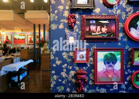 Vista interna della Proof on Main il ristorante e' decorato con opere d'arte contemporanea nel 21C Museum Hotel.Louisville.Kentucky.USA Foto Stock