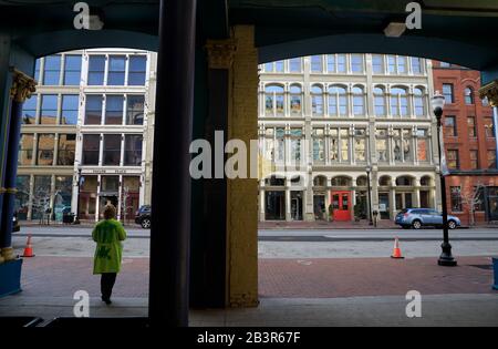 Edificio rinnovato, facciata di Whiskey Row in West Main Street a Louisville.Kentucky.USA Foto Stock