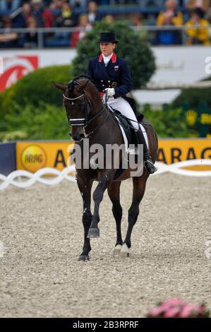 Emma Hindle (GBR) riding Lancet - Giochi equestri mondiali, Aachen, - 25 agosto 2006, il Grand Prix Special Foto Stock